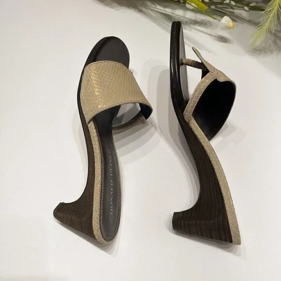 Donald Pliner VIIM Neutral Taupe (Praline) Snake Skin Sandals, NWOT, Size: 7M - Picture 8 of 9